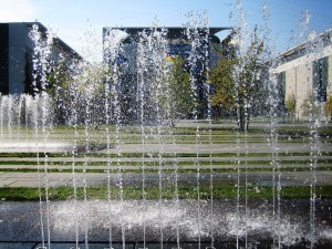 Brunnen vor dem Kanzleramt