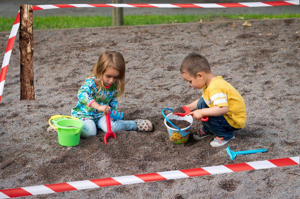 Spielplatz mit Band